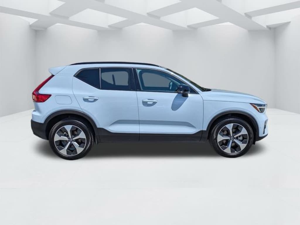 Certified 2026 Volvo XC40 B5 Plus SUV