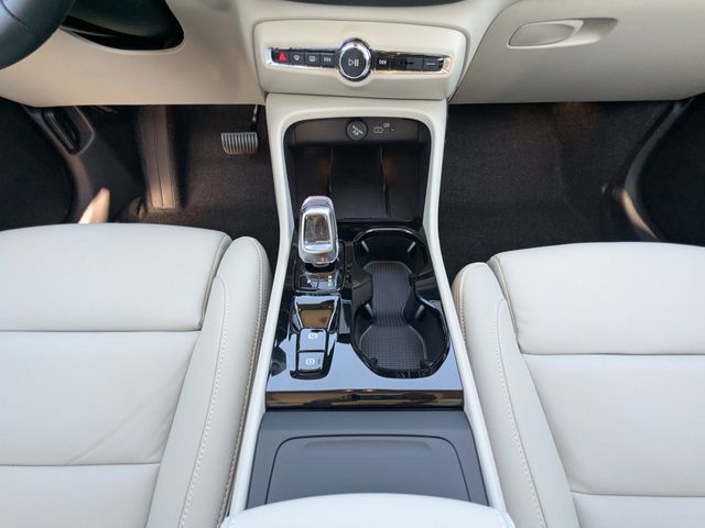 2026 Volvo XC40 Ultra - Photo 23