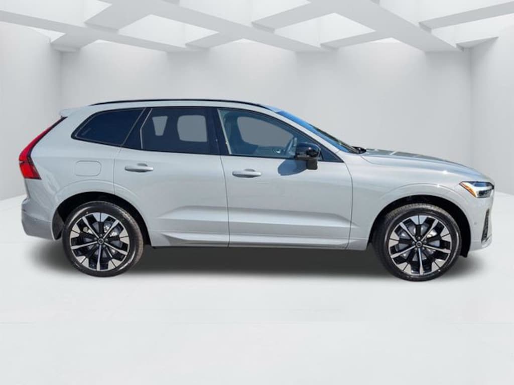 New 2026 Volvo XC60 B5 Plus SUV