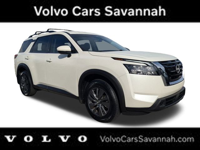 2024 Nissan Pathfinder SV's photo