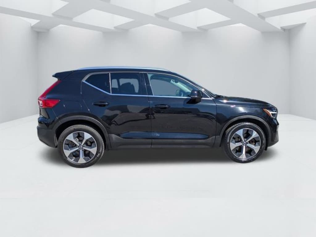 Certified 2023 Volvo XC40 B5 Plus Bright Theme SUV