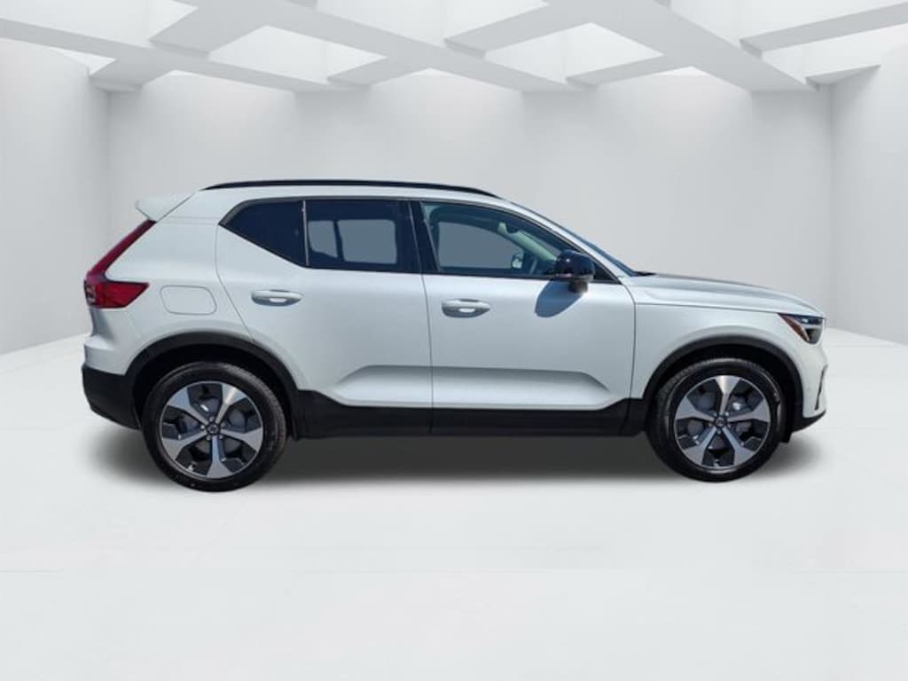 New 2026 Volvo XC40 B5 Plus SUV