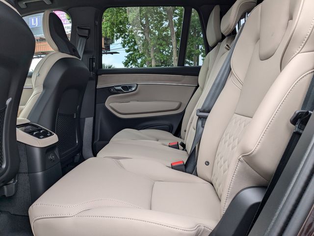 2025 Volvo XC90 Core - Photo 14