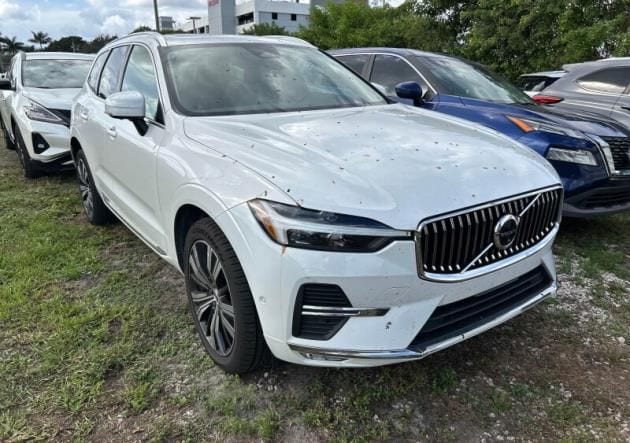 2023 Volvo XC60 Plus's photo