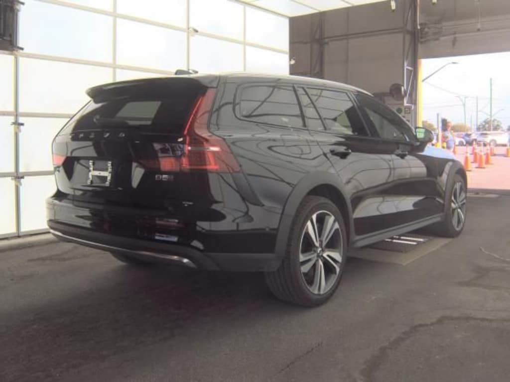 Certified 2025 Volvo V60 Cross Country B5 Plus Wagon