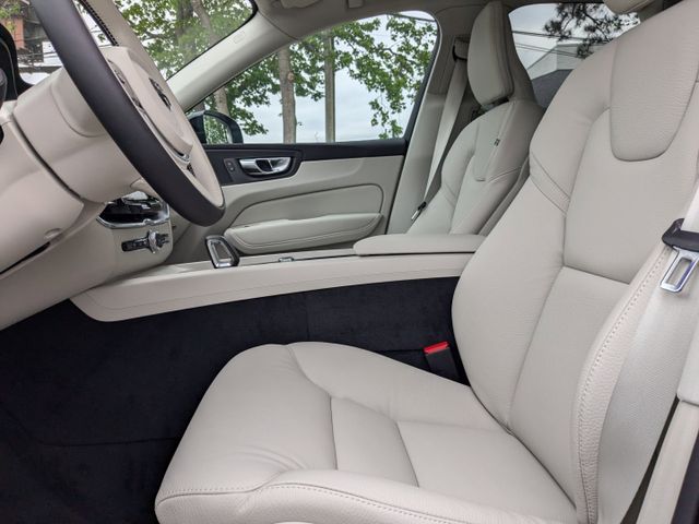 2025 Volvo XC60 Core - Photo 24