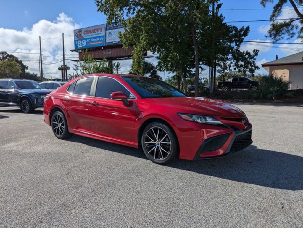 Used 2021 Toyota Camry SE Sedan