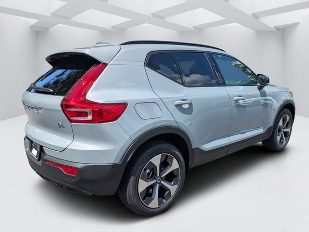 New 2026 Volvo XC40 B4 Plus SUV