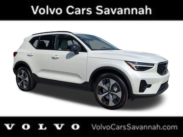 2026 Volvo XC40 B5 Plus