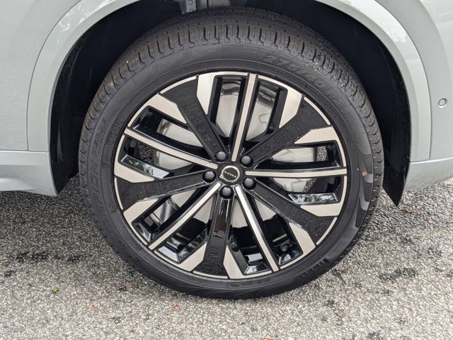 2025 Volvo XC90 Plus - Photo 13