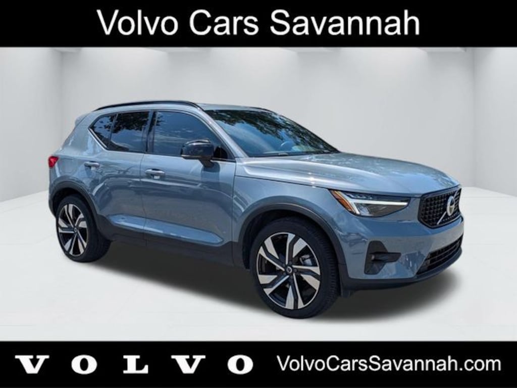 Certified 2023 Volvo XC40 B5 Plus Dark Theme SUV