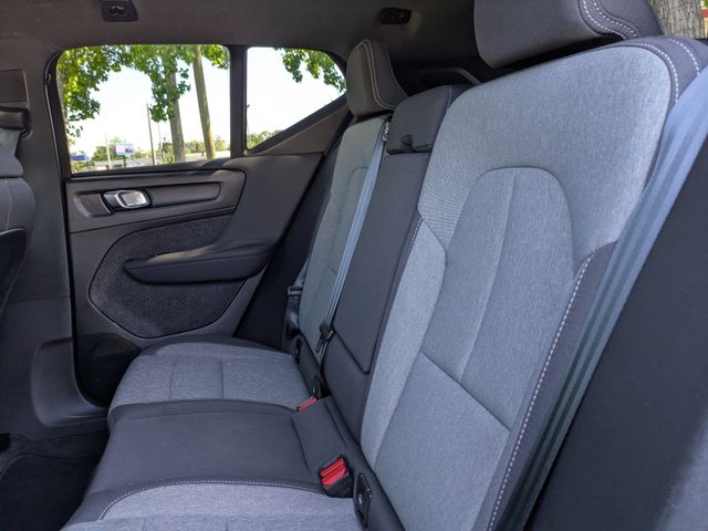 2025 Volvo XC40 Core - Photo 19