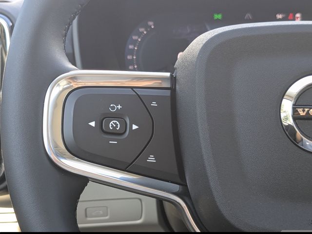2026 Volvo XC40 Plus - Photo 32