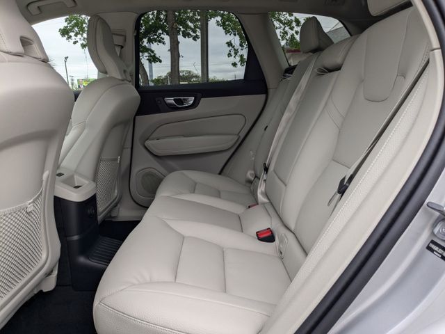 2025 Volvo XC60 Core - Photo 17