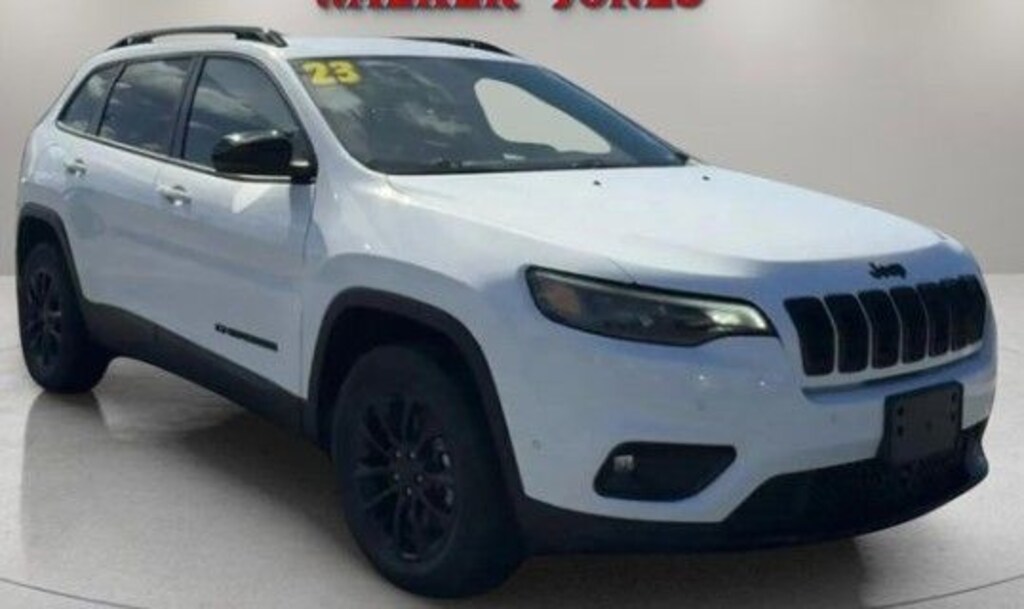 Used 2023 Jeep Cherokee Altitude SUV