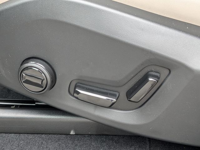 2025 Volvo XC90 Plus - Photo 24