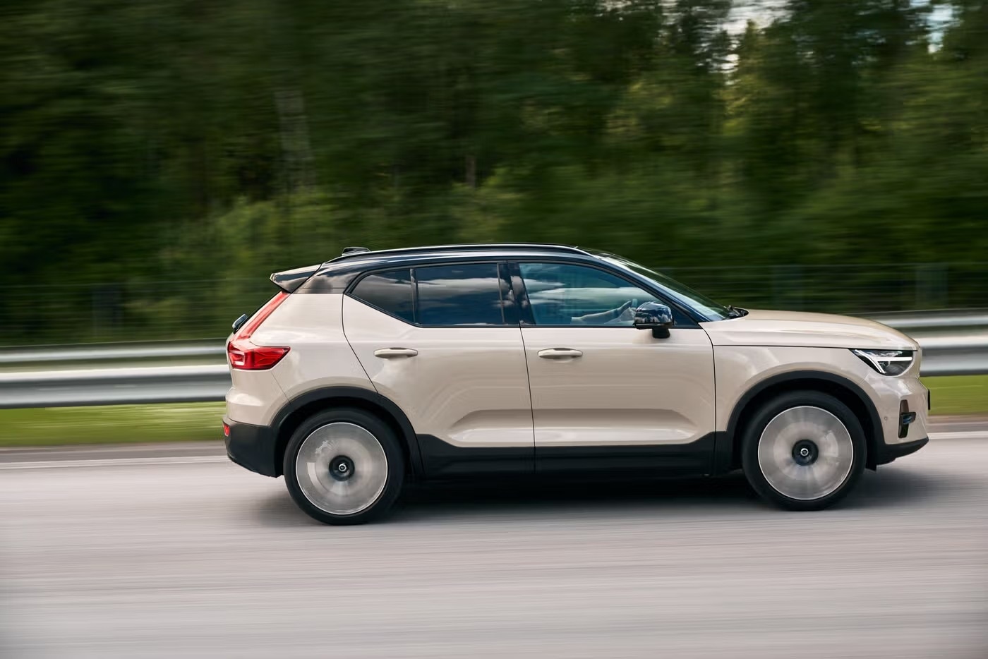 2026 Volvo EX40 Powertrain and Capability