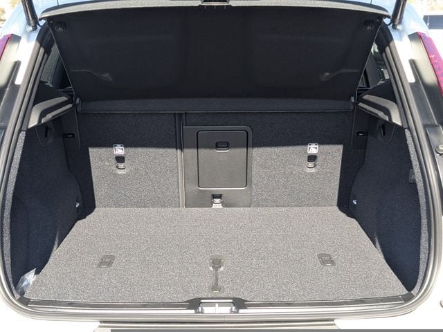 2026 Volvo XC40 Ultra - Photo 17