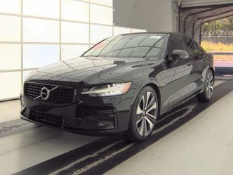 2022 Volvo S60 B5 Black Edition Momentum's photo