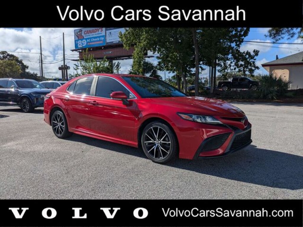 Used 2021 Toyota Camry SE Sedan