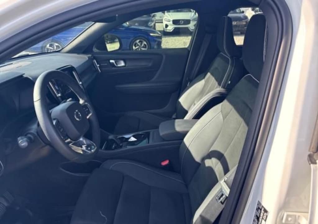Used 2023 Volvo C40 Recharge Pure Electric Ultimate SUV