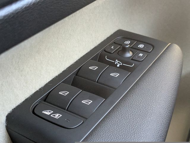 2026 Volvo XC40 Ultra - Photo 27