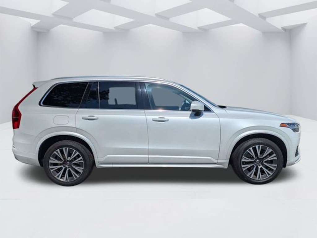 Used 2022 Volvo XC90 T5 Momentum SUV