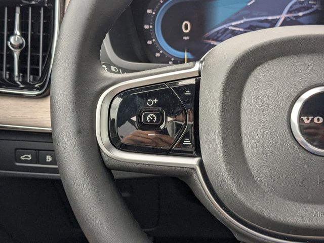2025 Volvo XC90 Plus - Photo 32