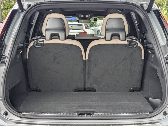 2025 Volvo XC90 Plus - Photo 15