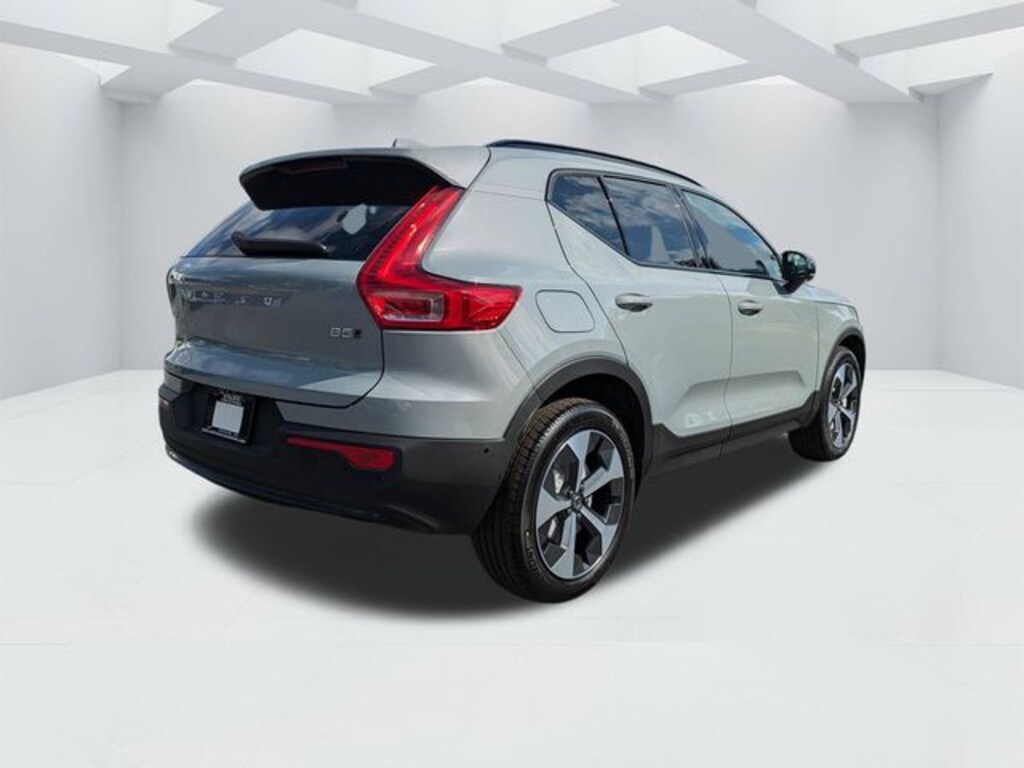 New 2026 Volvo XC40 B5 Plus SUV