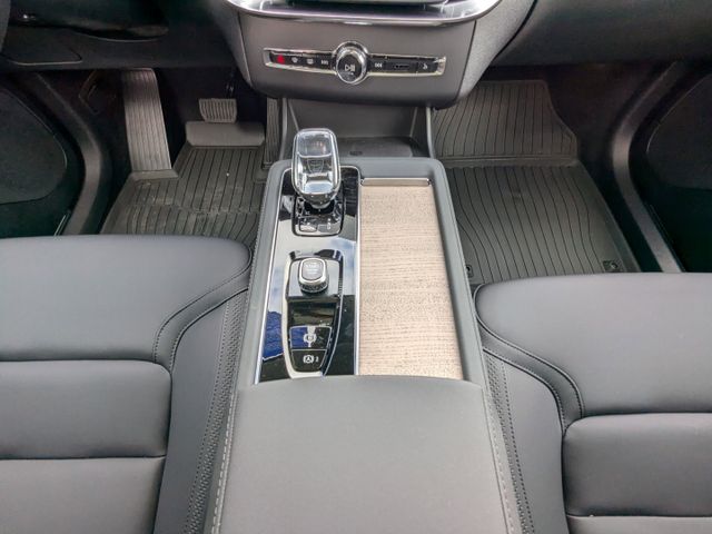 2025 Volvo XC90 Plus - Photo 23