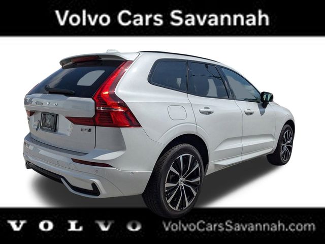 2025 Volvo XC60 B5 Plus photo 2