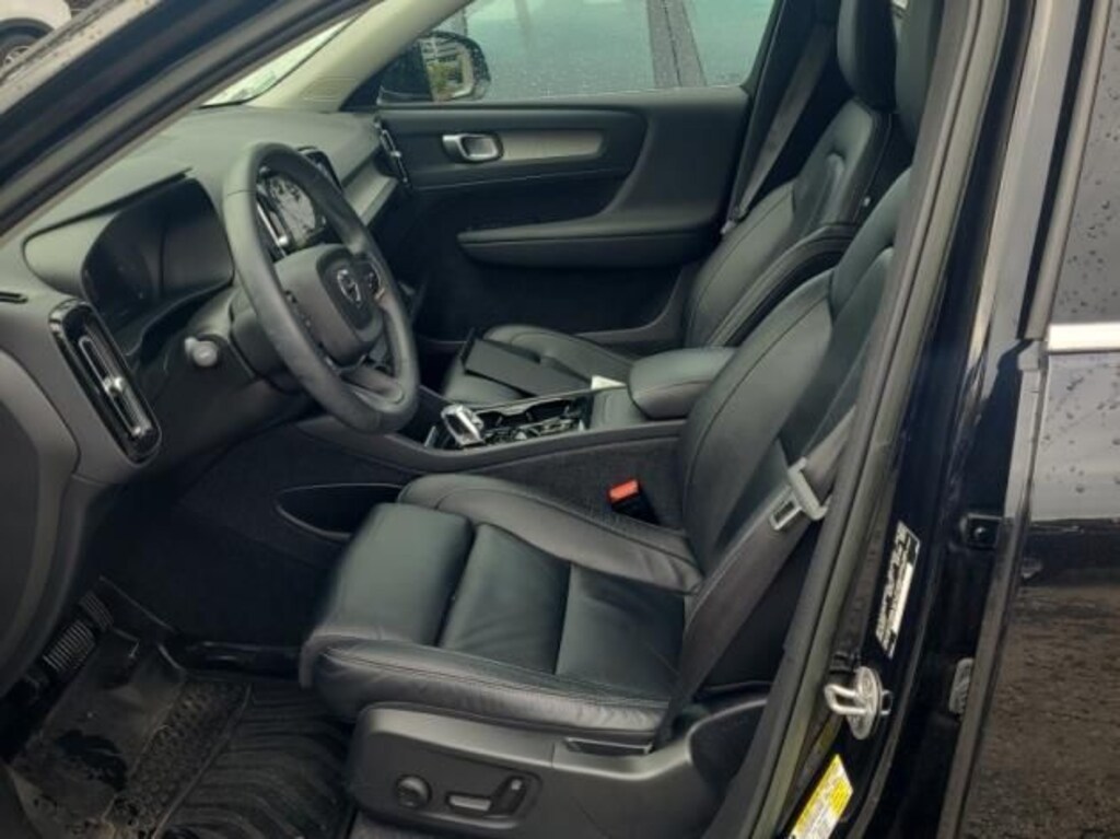 Certified 2023 Volvo XC40 B5 Plus Bright Theme SUV