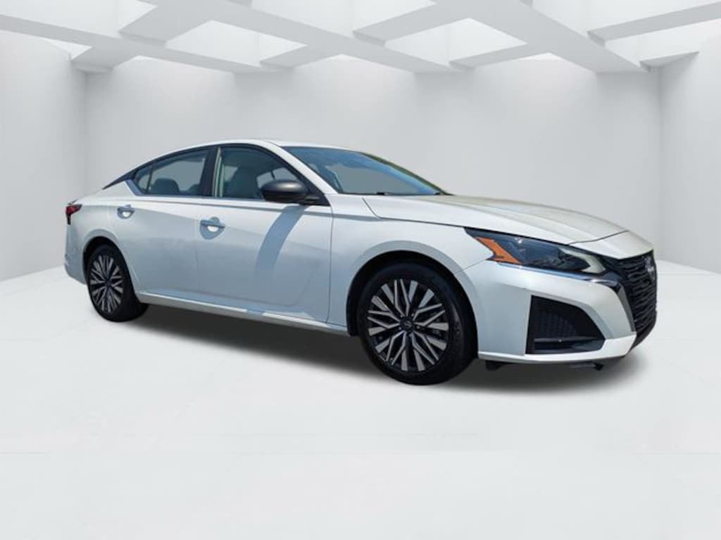 Used 2025 Nissan Altima 2.5 SV Sedan