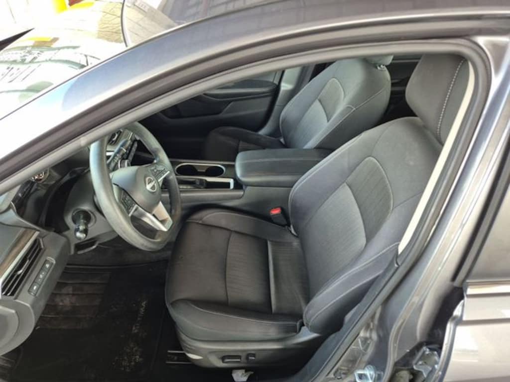 Used 2024 Nissan Altima 2.5 SV Sedan