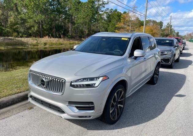 2023 Volvo XC90 Plus's photo