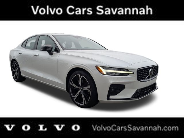 2023 Volvo S60 Core's photo