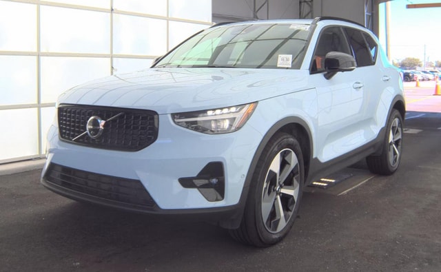 2026 Volvo XC40's photo