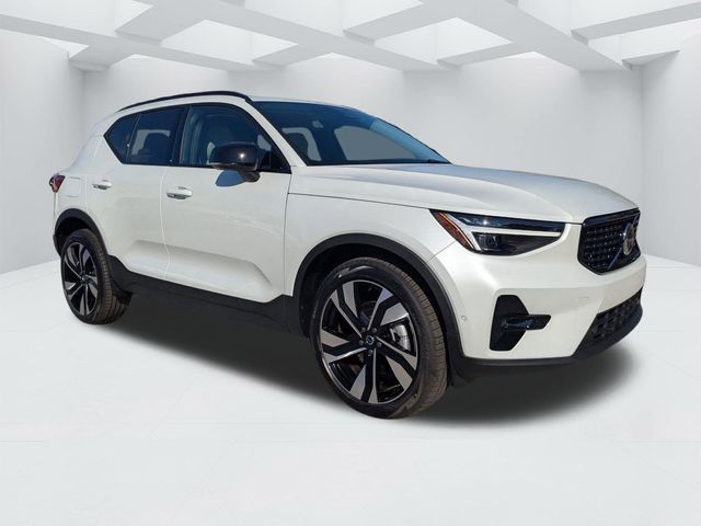 2026 Volvo XC40 Ultra - Photo 2