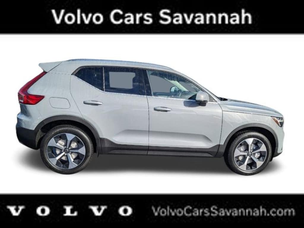 New 2025 Volvo XC40 B5 Core Bright Theme SUV