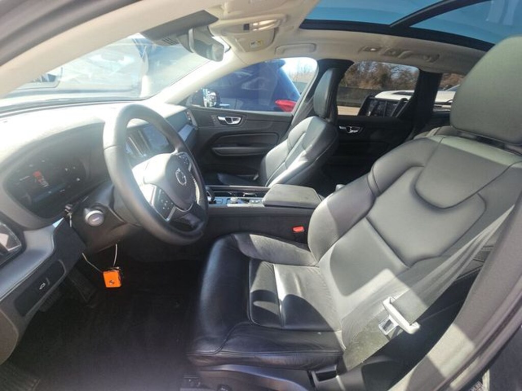 Used 2023 Volvo XC60 B5 Core SUV