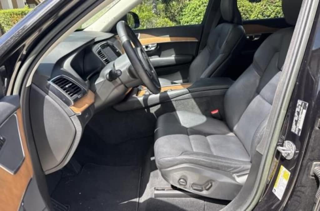 Used 2023 Volvo XC90 B6 Core SUV