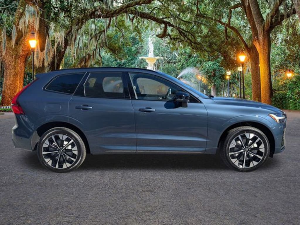 New 2026 Volvo XC60 B5 Plus SUV