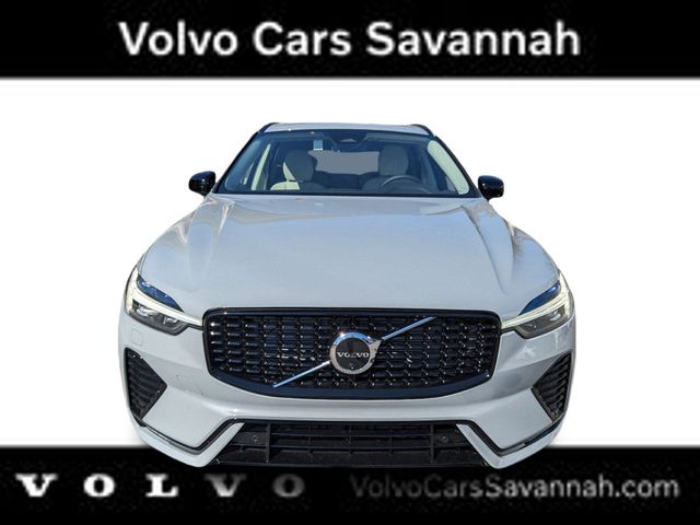 2025 Volvo XC60 Plus - Photo 10