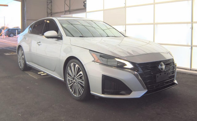 2023 Nissan Altima 2.5 SL's photo