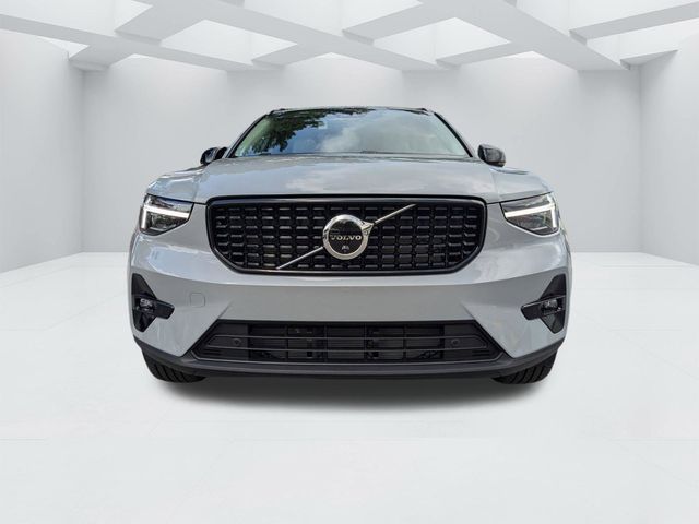 2025 Volvo XC40 Plus - Photo 11