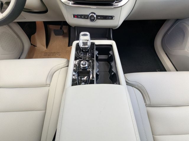 2026 Volvo XC90 Ultra - Photo 19