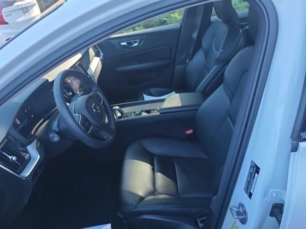 2023 Volvo S60 B5 Core photo 3
