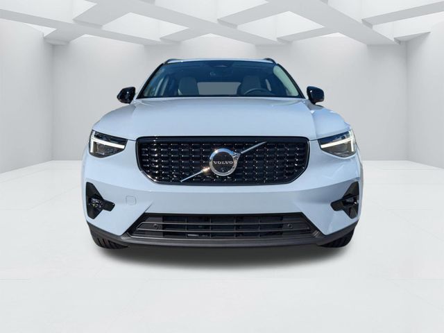 2026 Volvo XC40 Plus - Photo 11