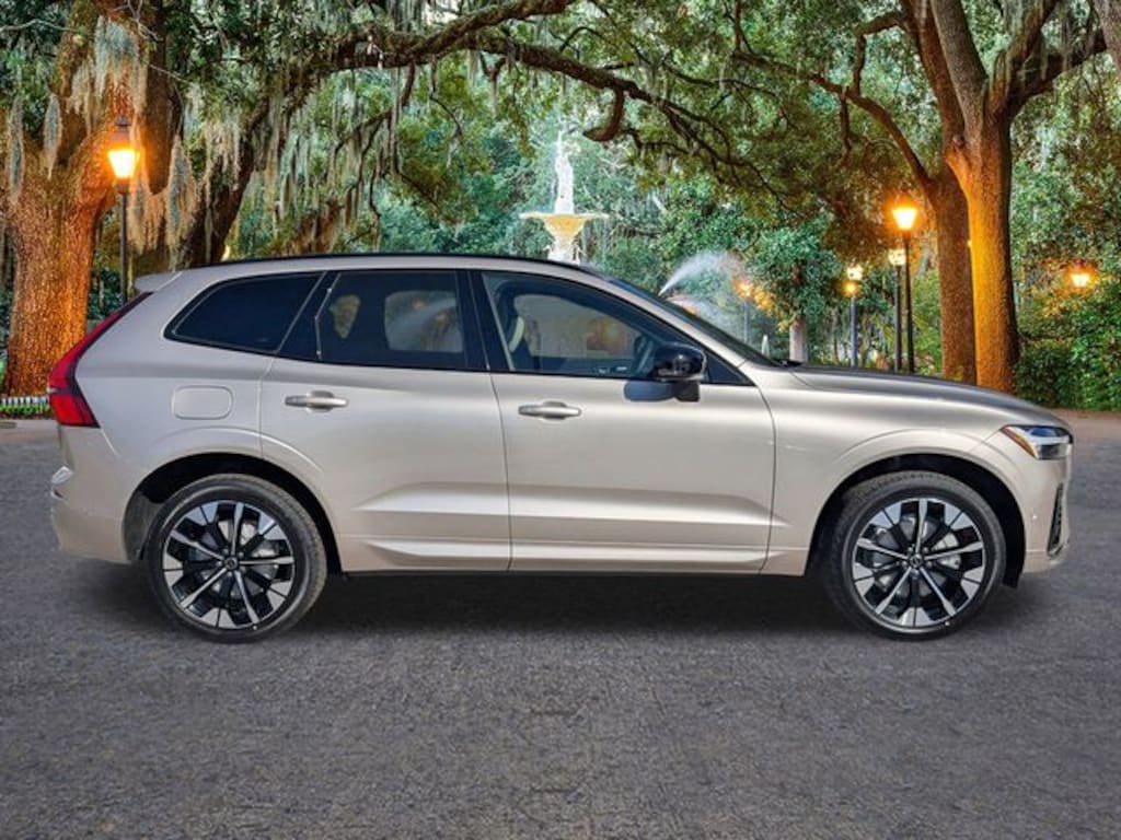 New 2026 Volvo XC60 B5 Plus SUV